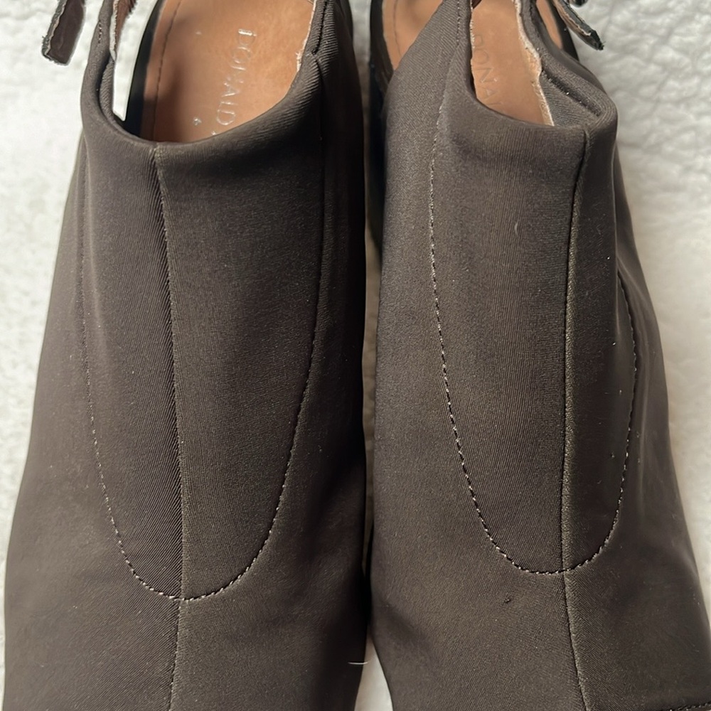 💙Donald Pliner 8M Made in Italy Slingback Block heel.Stretch crepe upper,3” heel - Picture 3 of 9
